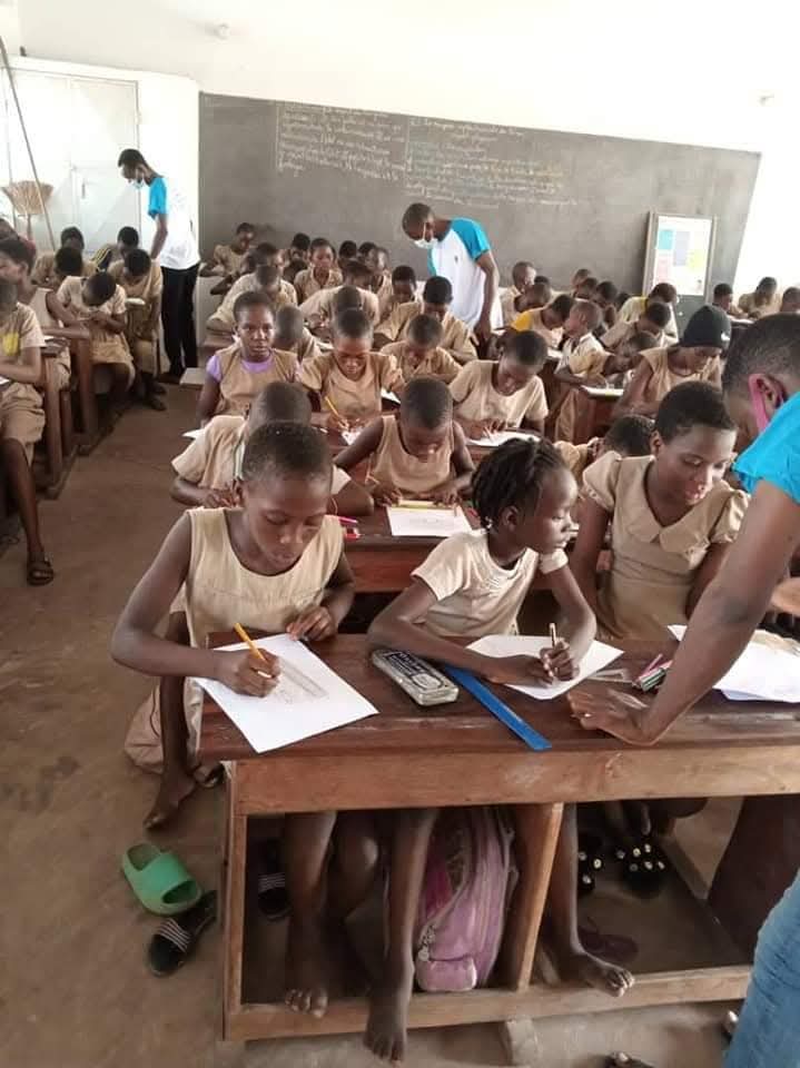 Renforcement de capacité des écoliers en dessin — Ménontin Nord, Cotonou — photo 2